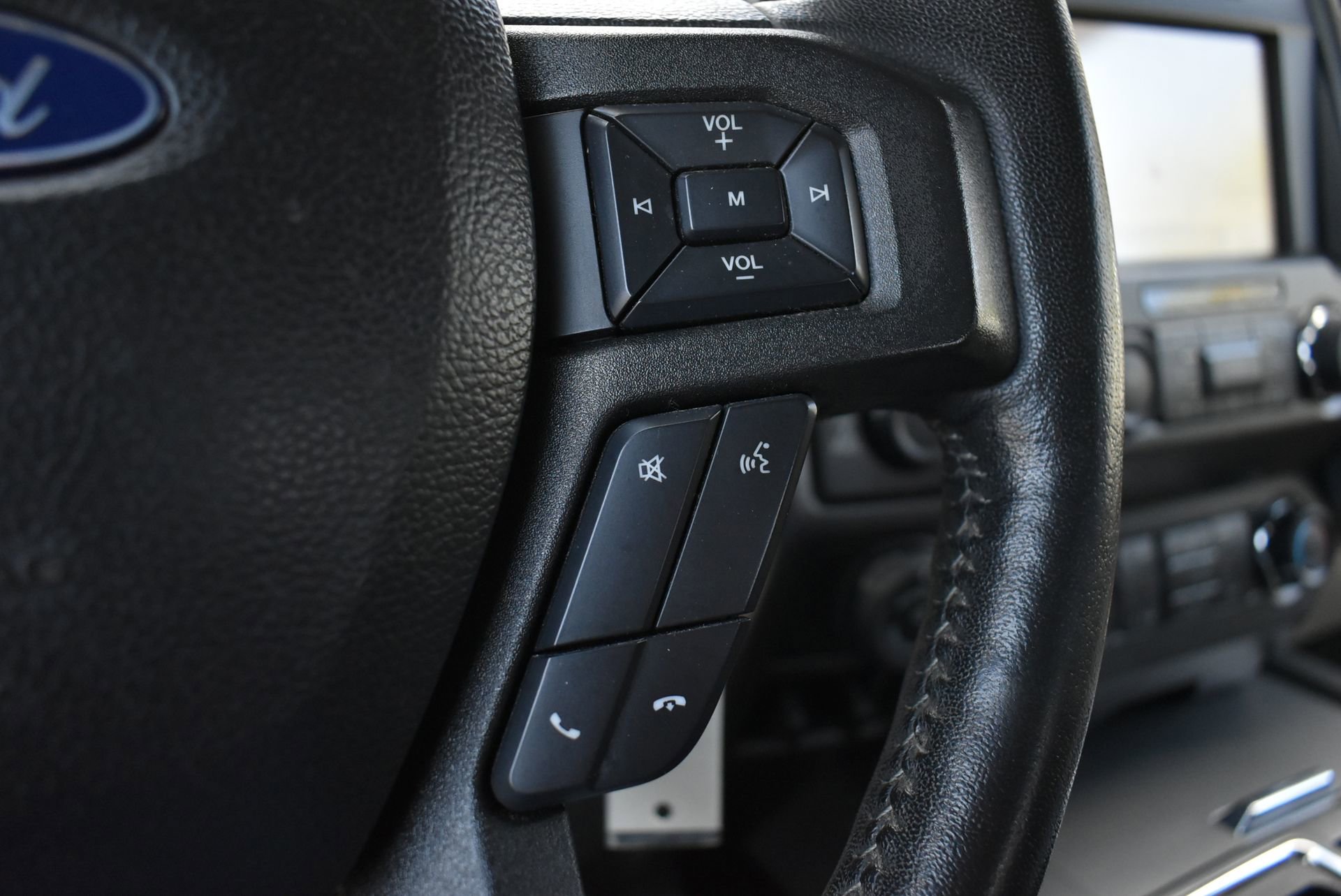 Certified 2019 Ford F150 XLT w/ Equipment Group 302A Luxury image 21