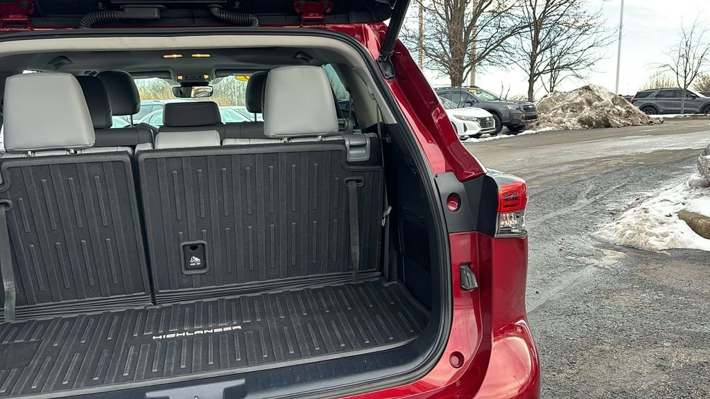 Used 2020 Toyota Highlander Limited image 34