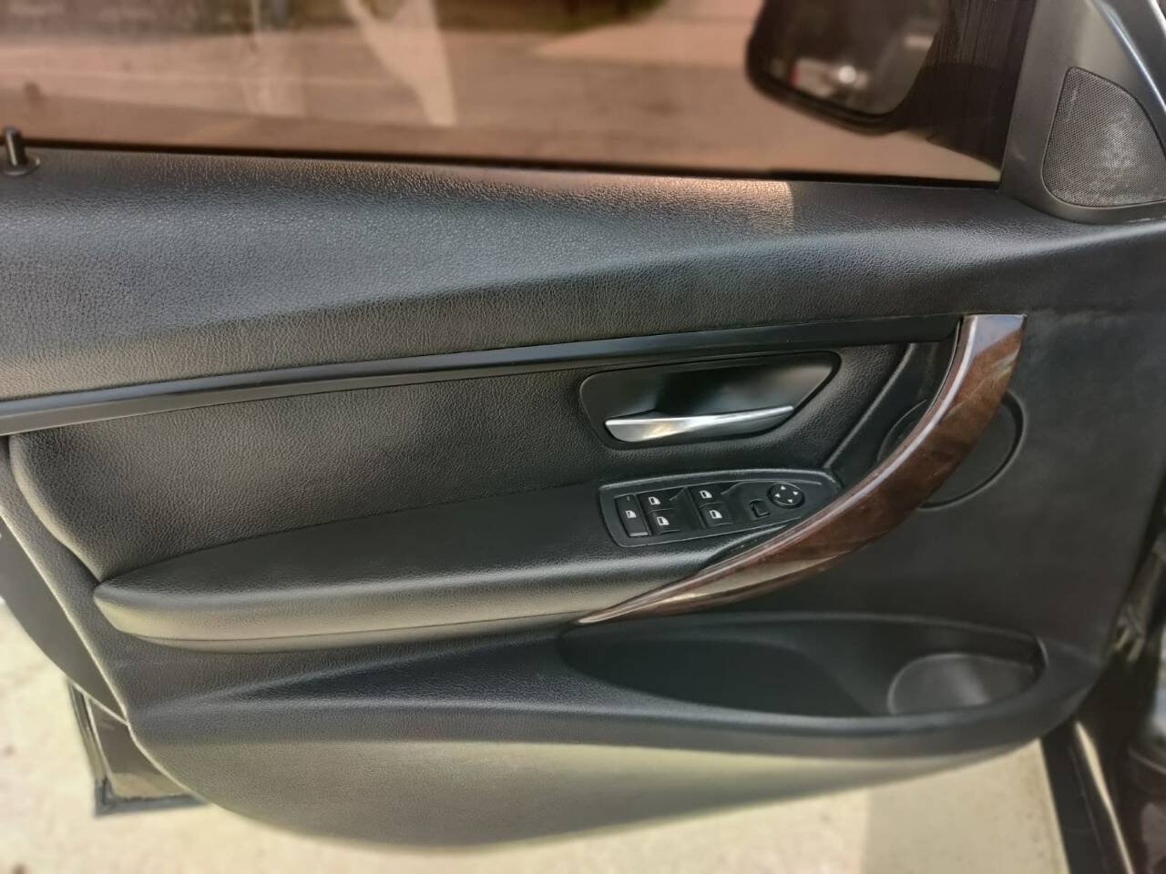 Used 2014 BMW 320i Sedan RWD image 22