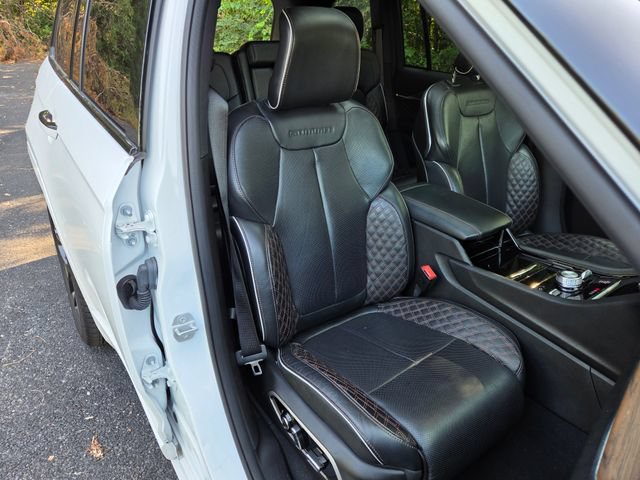 Used 2025 Jeep Grand Cherokee Summit w/ Obsidian Package AWD/4WD image 27