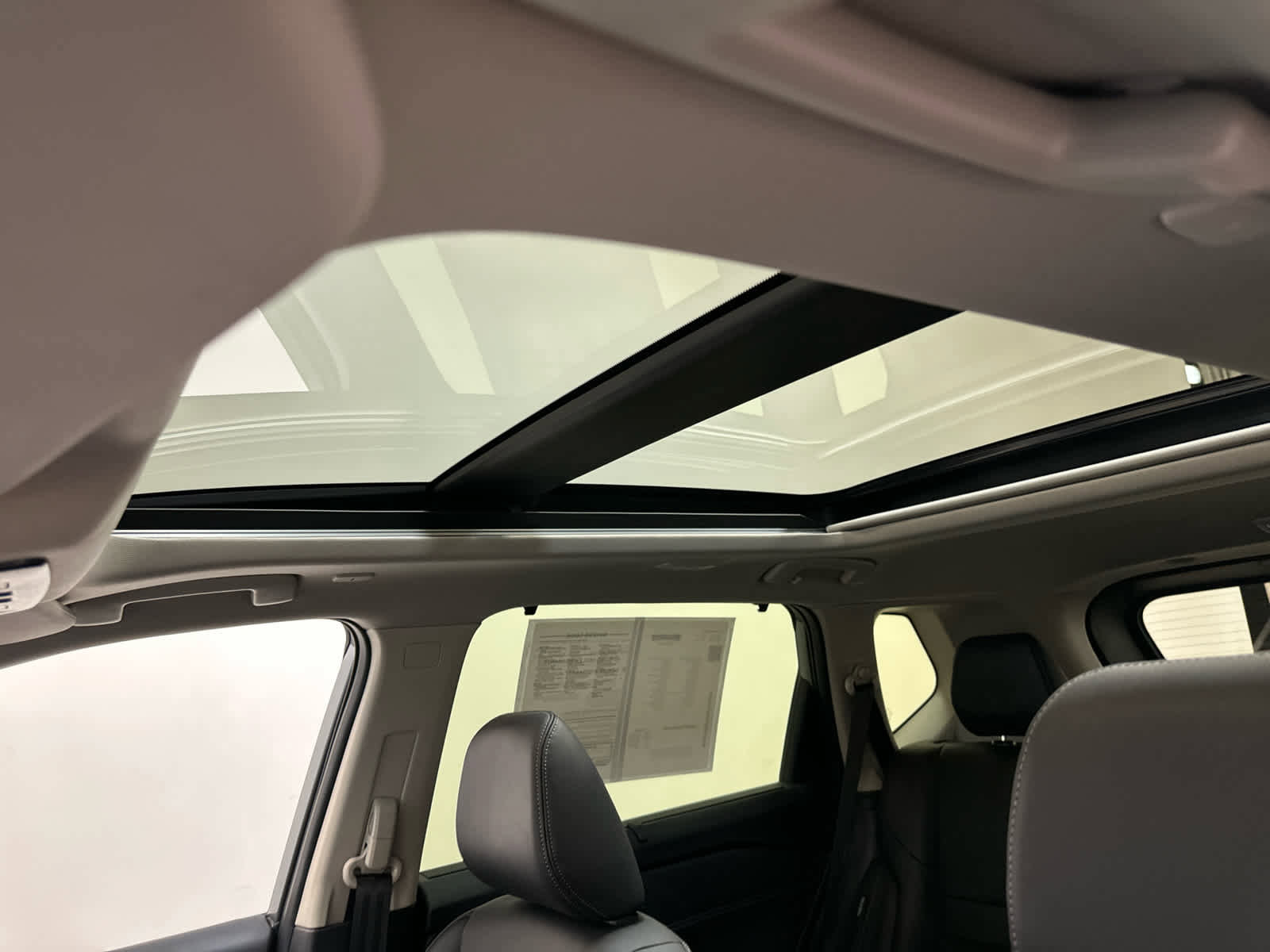 Certified 2025 Nissan Rogue SL w/ Tech Package image 34