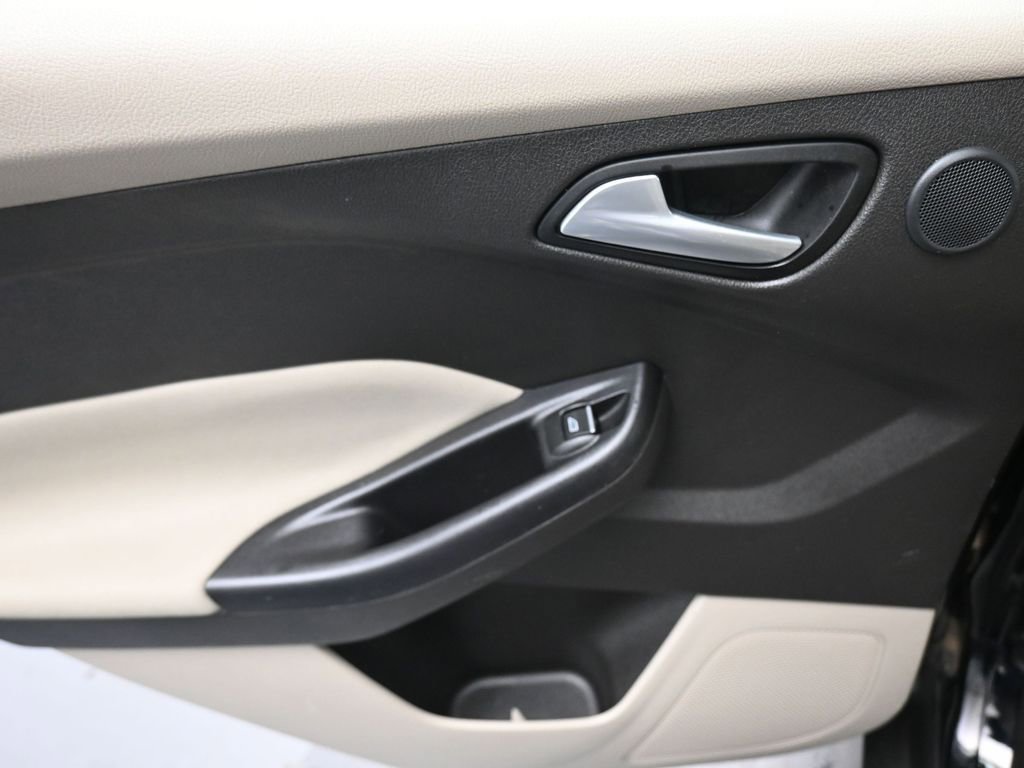 Used 2016 Ford Focus Electric Hatchback image 31