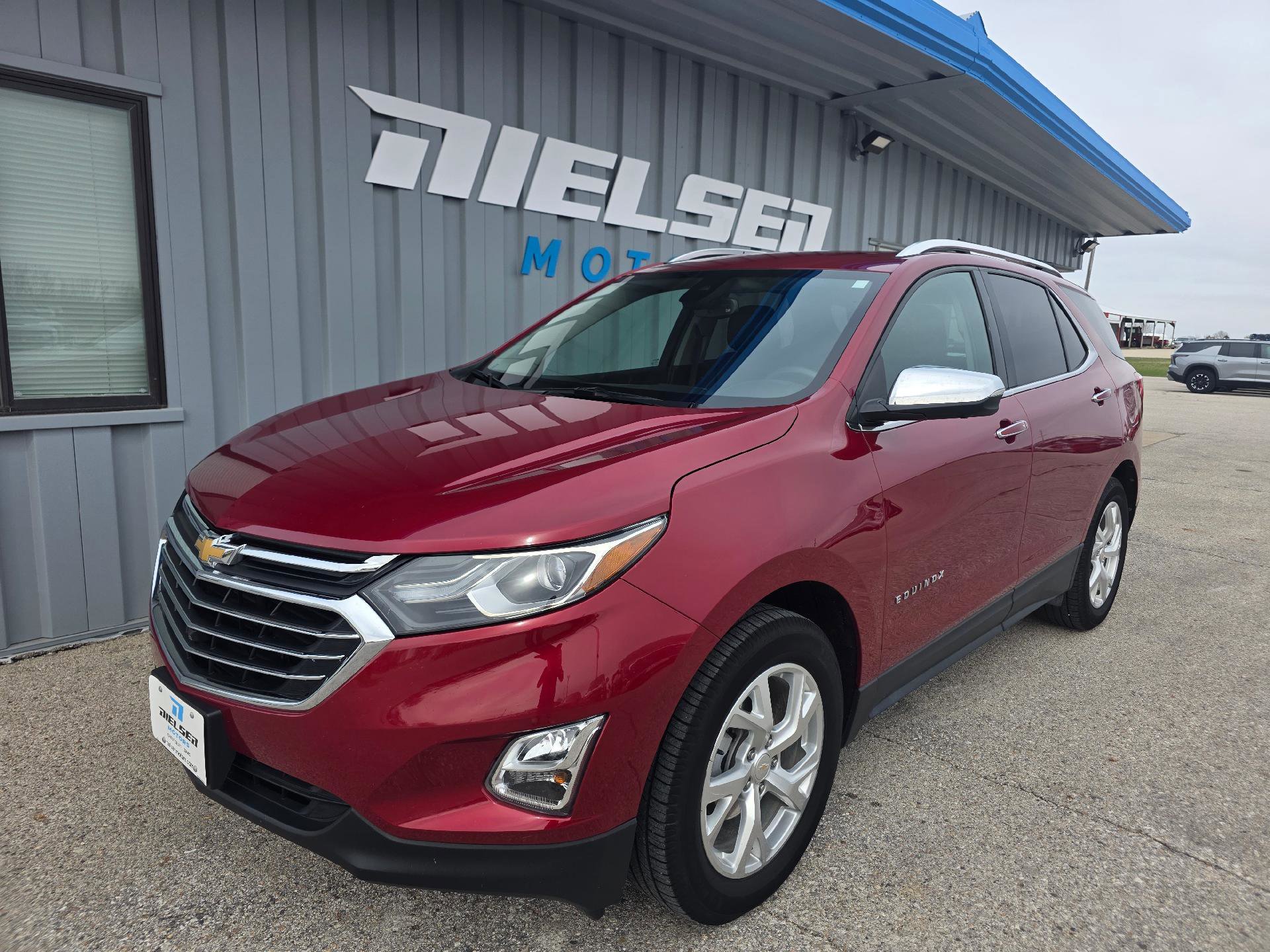 Used 2020 Chevrolet Equinox Premier AWD/4WD image 2