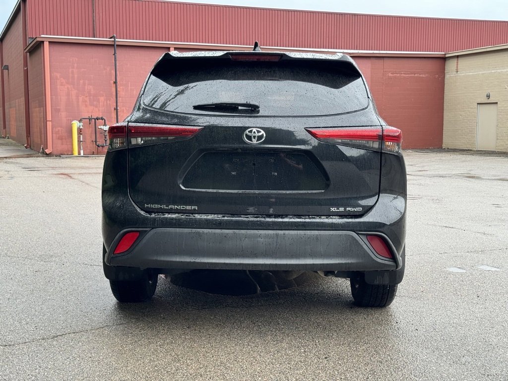 Used 2022 Toyota Highlander XLE image 6