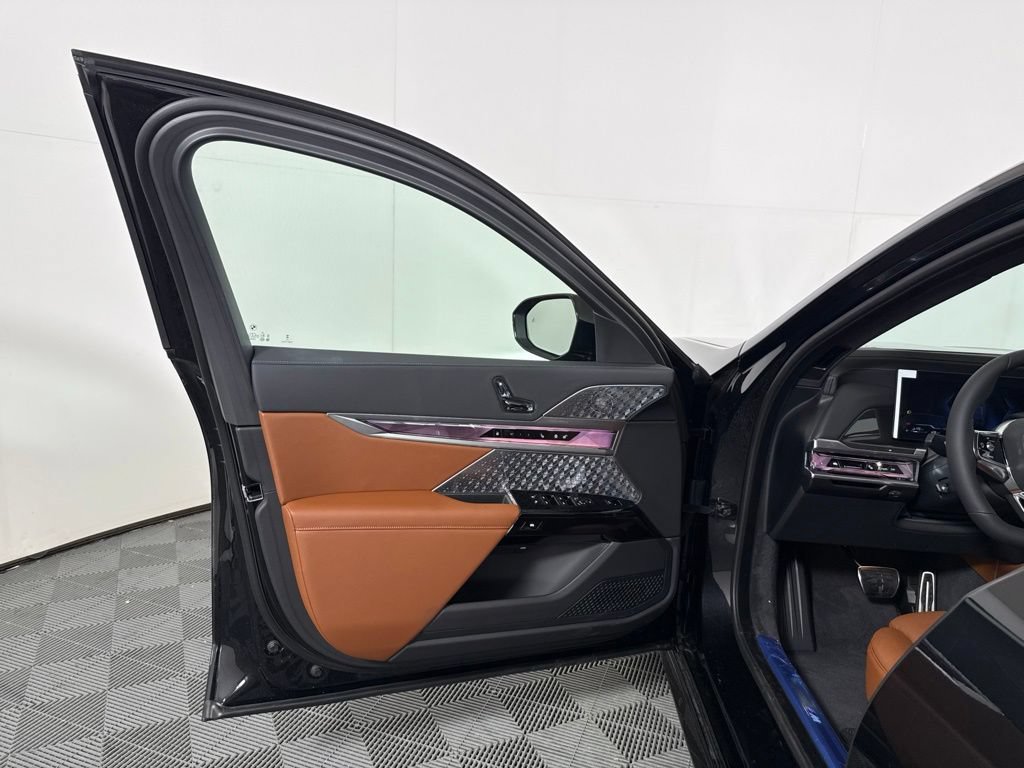 New 2026 BMW 750e xDrive w/ Executive Package AWD/4WD image 22