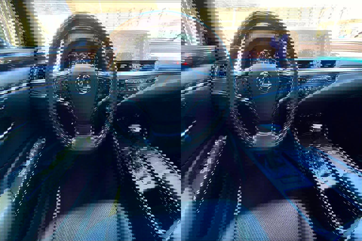 Used 2020 Lexus ES 350 w/ Premium Package image 6