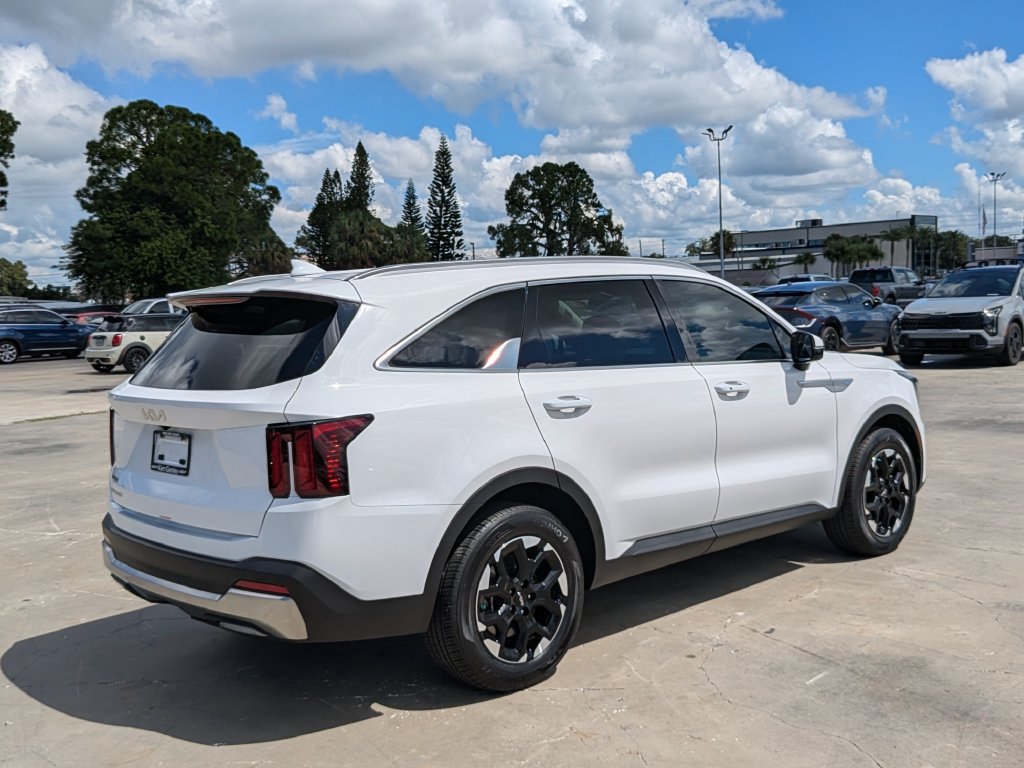 Certified 2026 Kia Sorento S FWD image 8