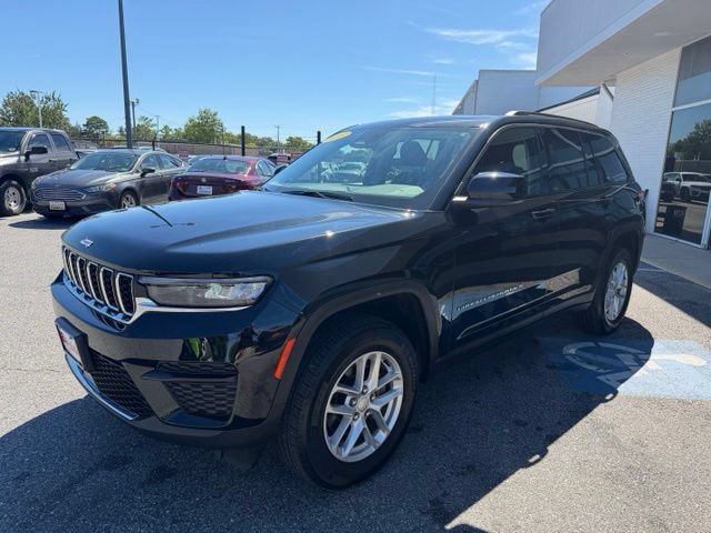 Used 2023 Jeep Grand Cherokee Laredo w/ Luxury Tech Group I AWD/4WD image 40