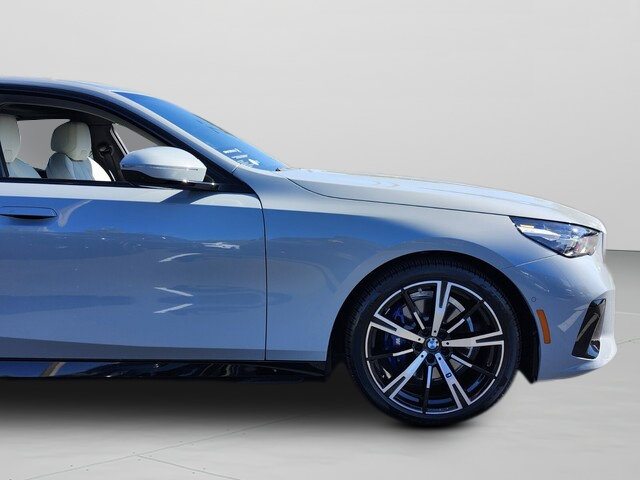 Certified 2026 BMW 530i xDrive w/ M Sport Package image 31