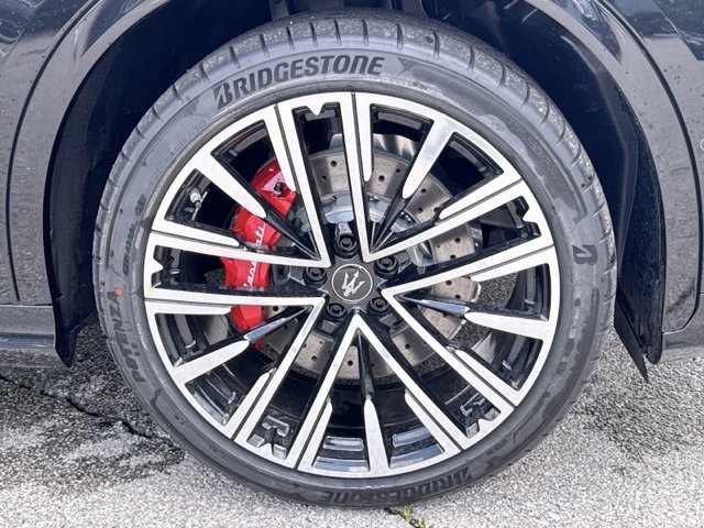 New 2025 Maserati Grecale Trofeo image 9