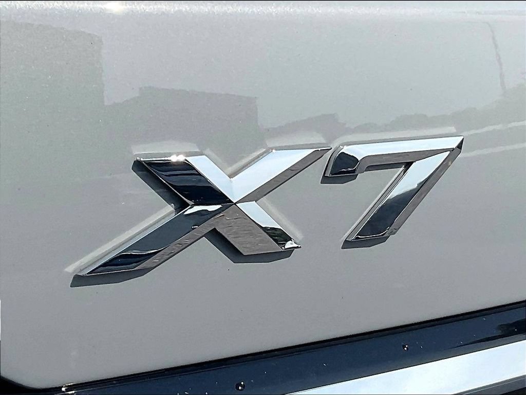 Used 2024 BMW X7 xDrive40i w/ M Sport Package AWD/4WD image 21