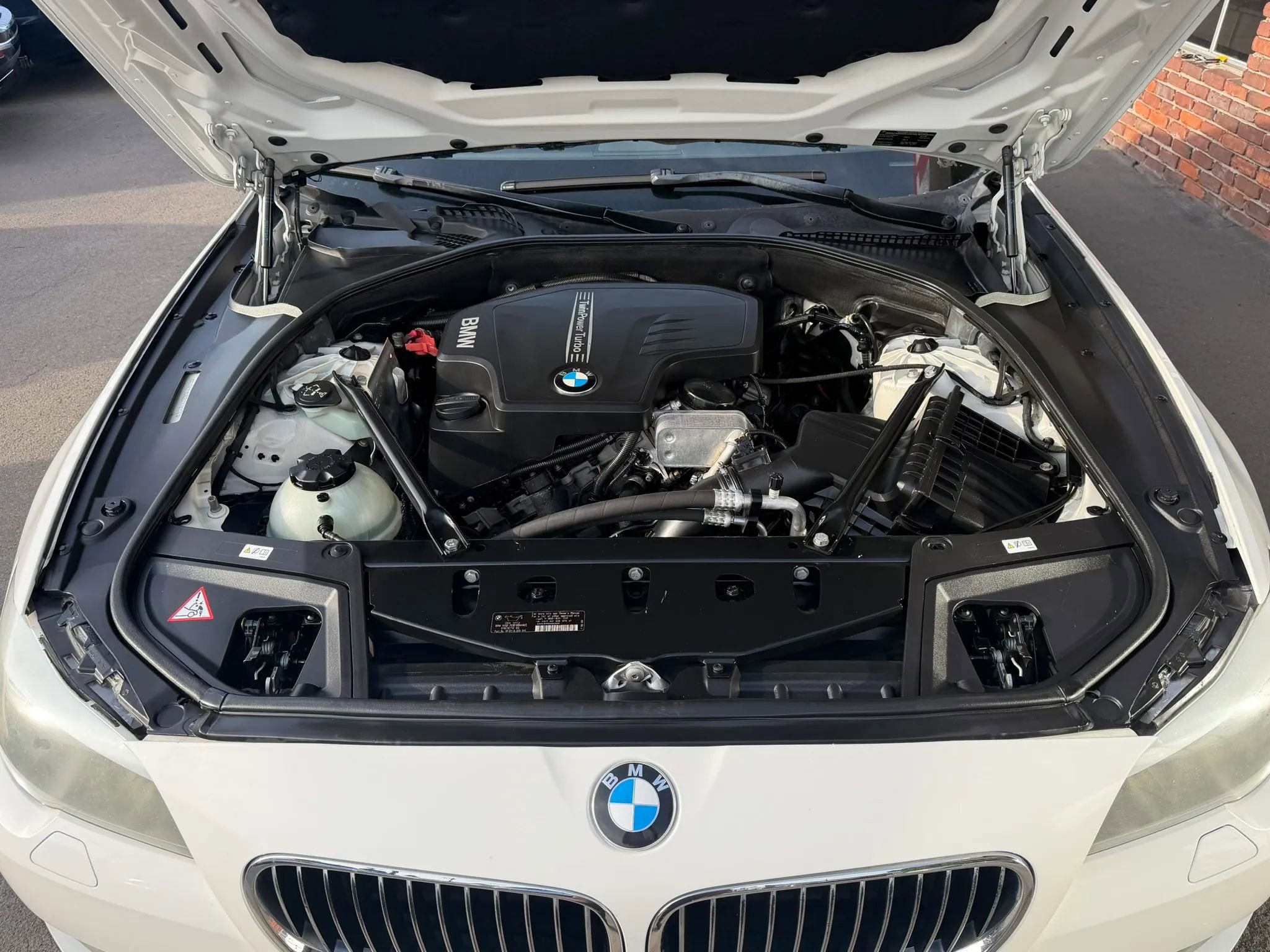 Used 2013 BMW 528i xDrive Sedan AWD/4WD image 8