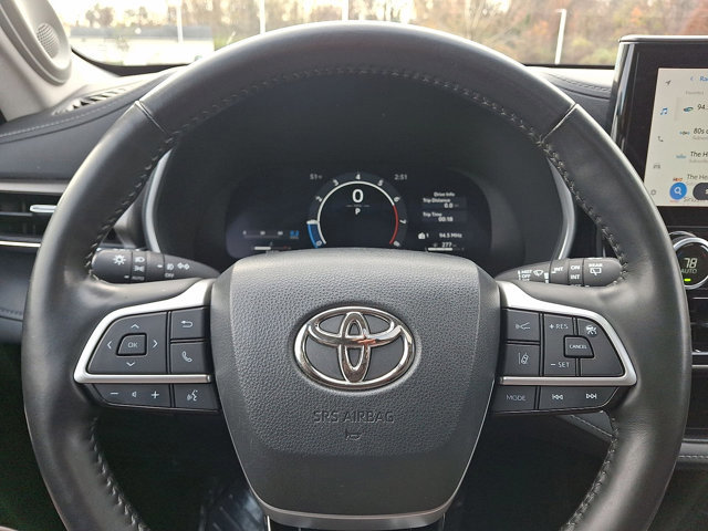 Used 2023 Toyota Highlander Limited image 18