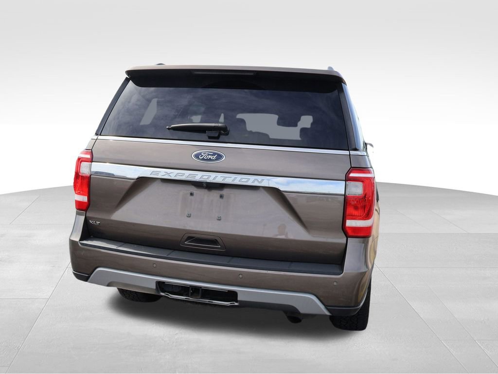 Used 2019 Ford Expedition XLT w/ Equipment Group 202A AWD/4WD image 18