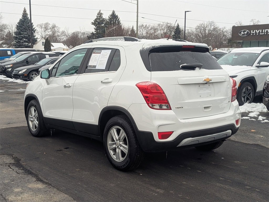 Used 2017 Chevrolet Trax LT w/ LT Convenience Package image 3