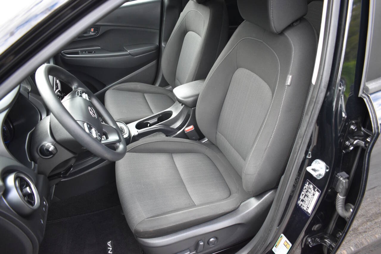 Used 2023 Hyundai Kona SEL FWD image 17