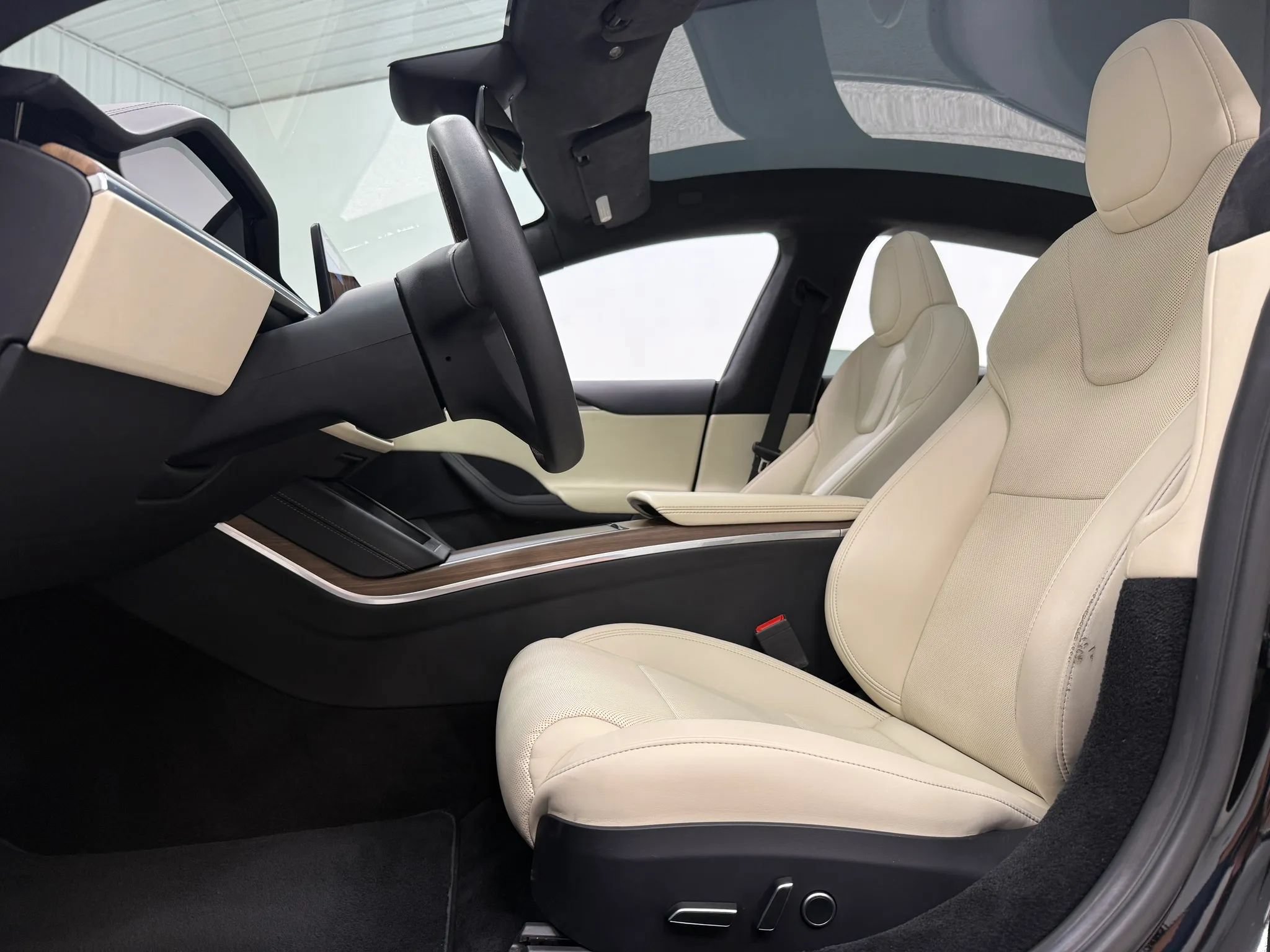 Used 2023 Tesla Model S Standard Range AWD/4WD image 15