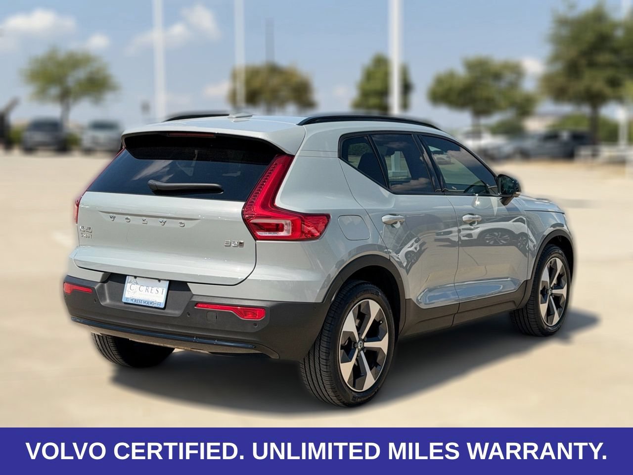 Certified 2026 Volvo XC40 B5 Plus AWD/4WD image 8