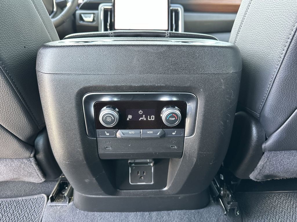 Certified 2025 GMC Yukon XL Denali AWD/4WD image 21