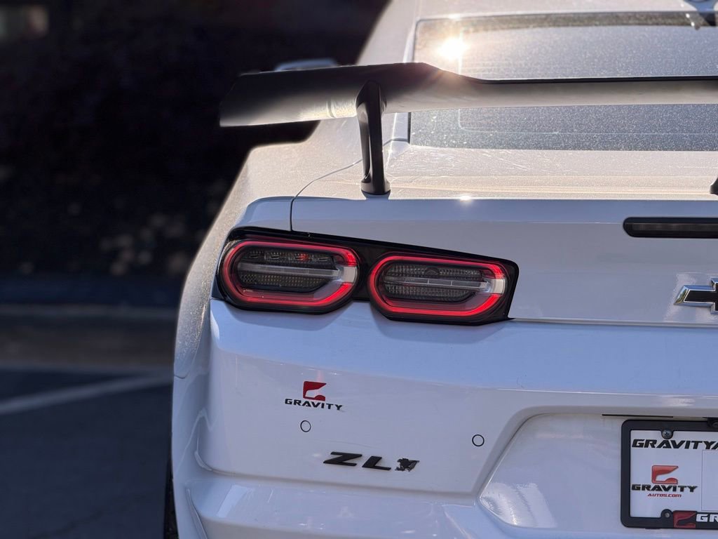 Used 2019 Chevrolet Camaro ZL1 RWD image 15
