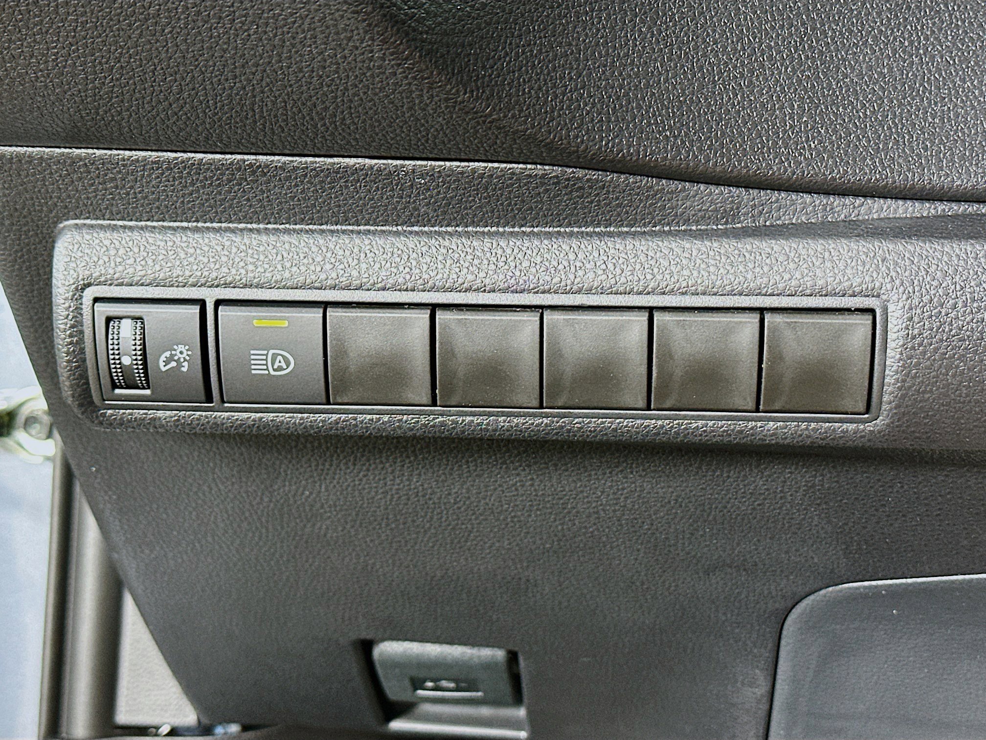 Used 2026 Toyota Corolla SE image 17