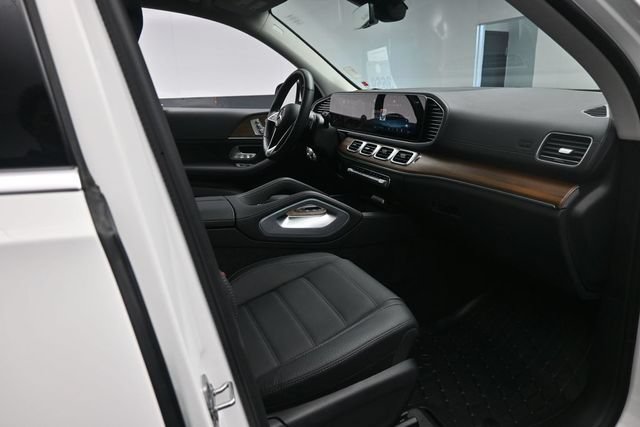 Certified 2026 Mercedes-Benz GLS 450 4MATIC image 31
