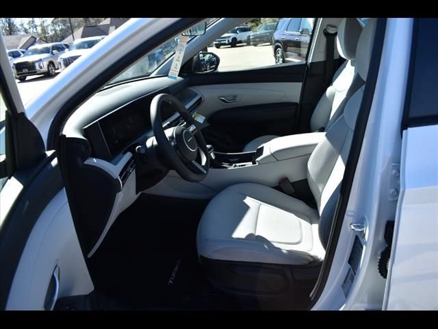 Certified 2025 Hyundai Tucson SE FWD image 13