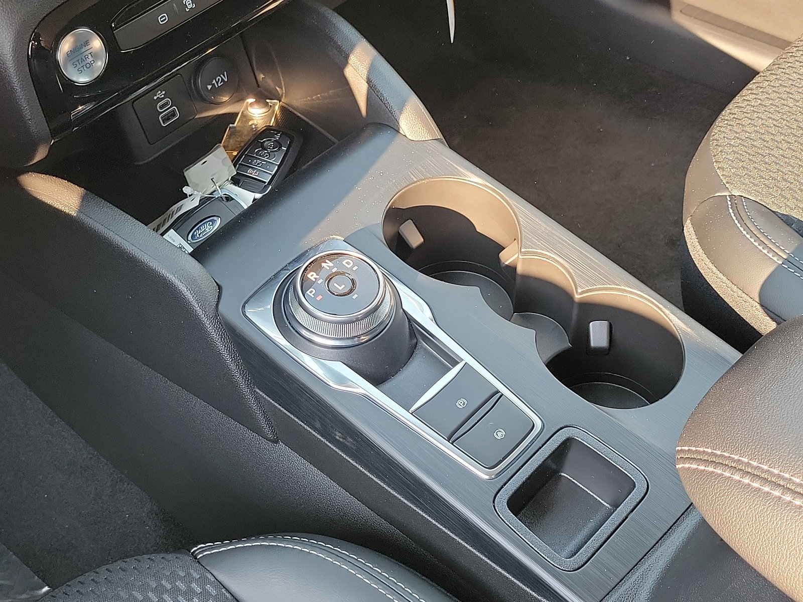 New 2024 Ford Escape SE image 5