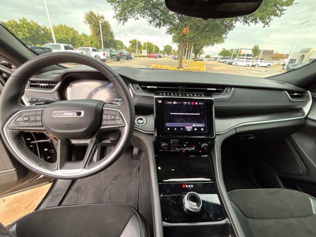 Used 2024 Jeep Grand Cherokee L Altitude AWD/4WD image 17