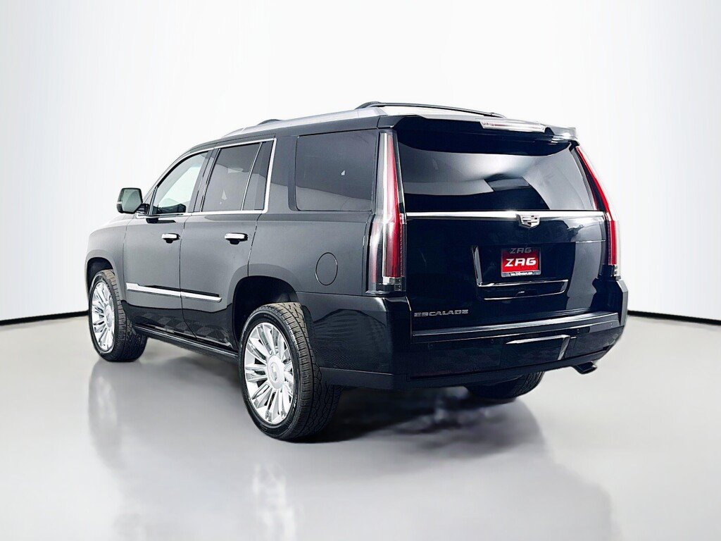 Used 2016 Cadillac Escalade Platinum AWD/4WD image 3