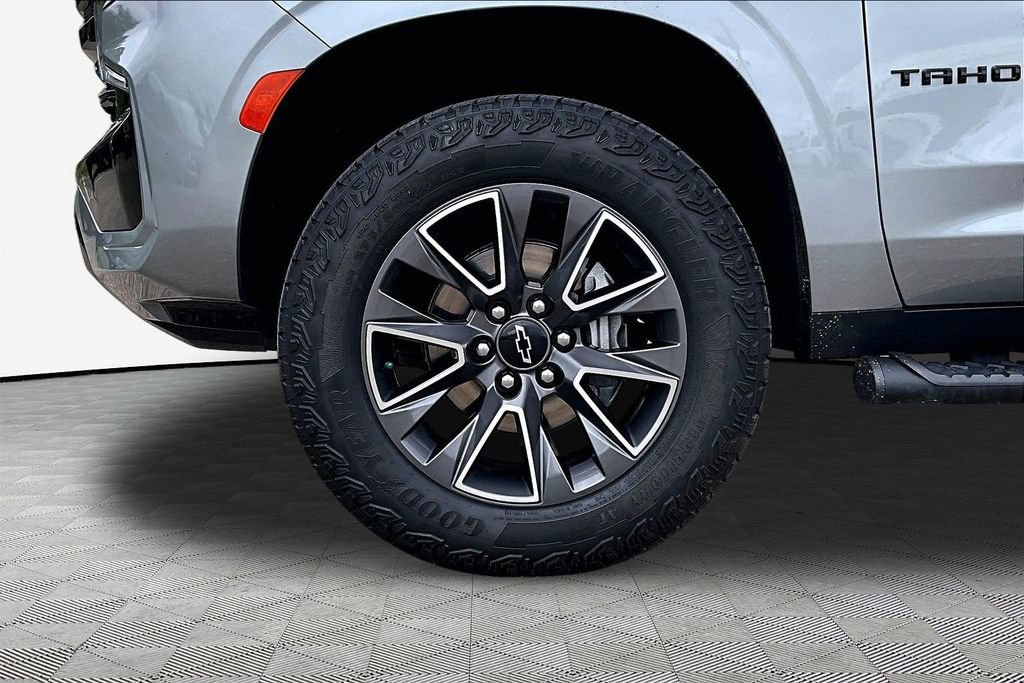 Used 2024 Chevrolet Tahoe Z71 w/ Luxury Package AWD/4WD image 9