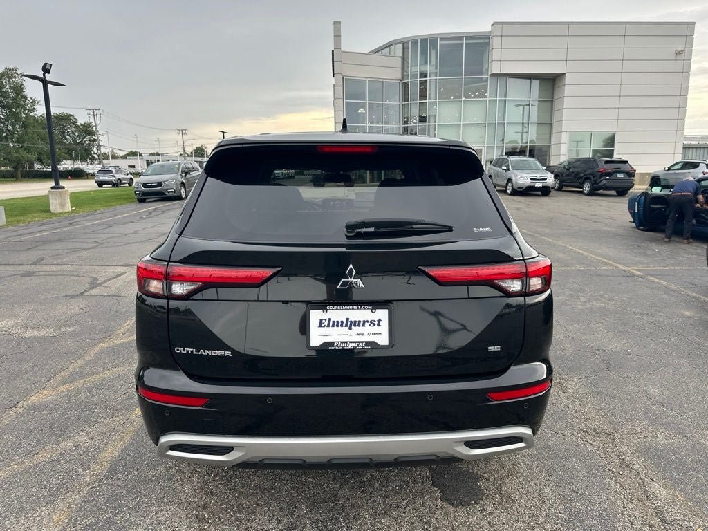 Used 2024 Mitsubishi Outlander AWD image 8