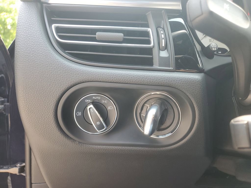 Used 2022 Porsche Macan S image 14