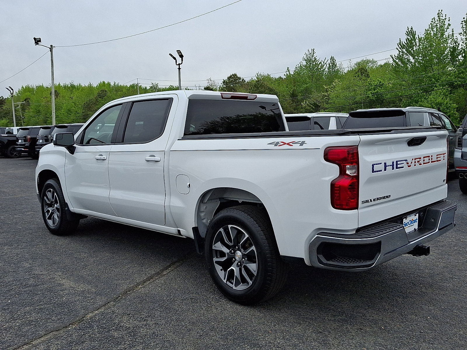 Used 2024 Chevrolet Silverado 1500 LT AWD/4WD image 5