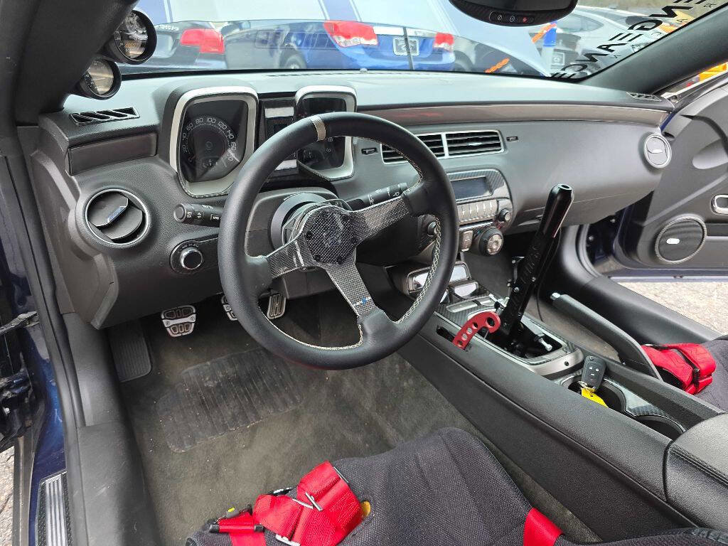 Used 2010 Chevrolet Camaro SS w/ LPO, Ground Effects Package image 15