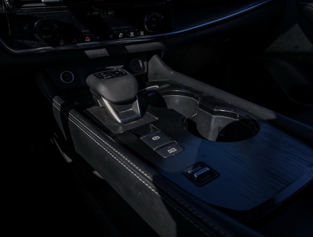 Used 2023 Nissan Rogue Platinum w/ Platinum Premium Package image 31