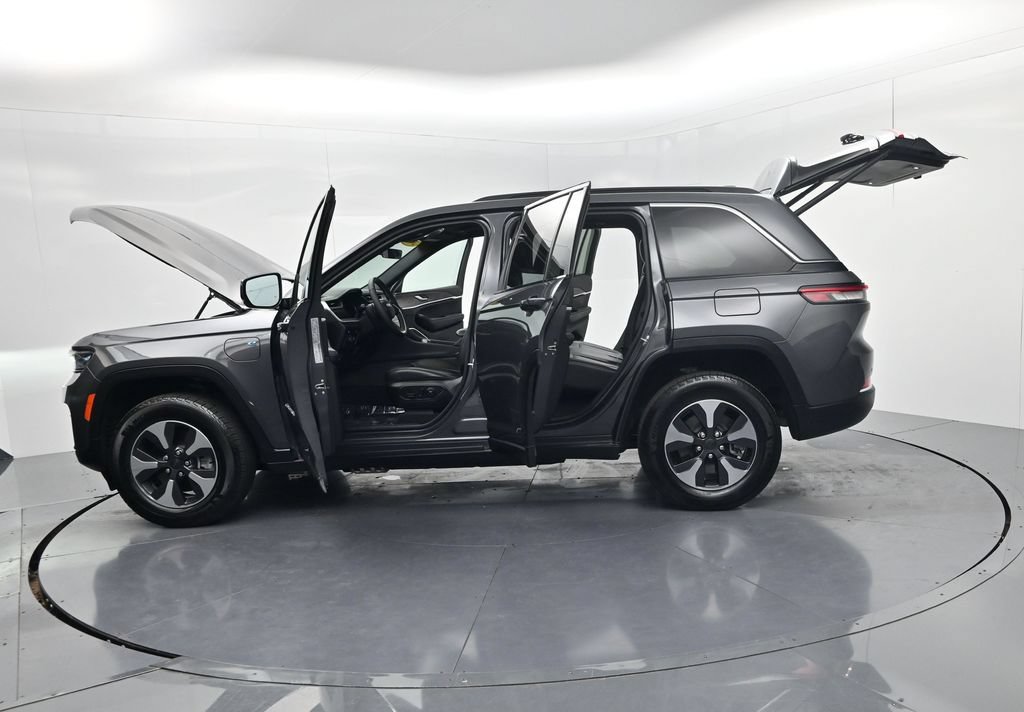 Used 2025 Jeep Grand Cherokee Limited 4xe AWD/4WD image 71