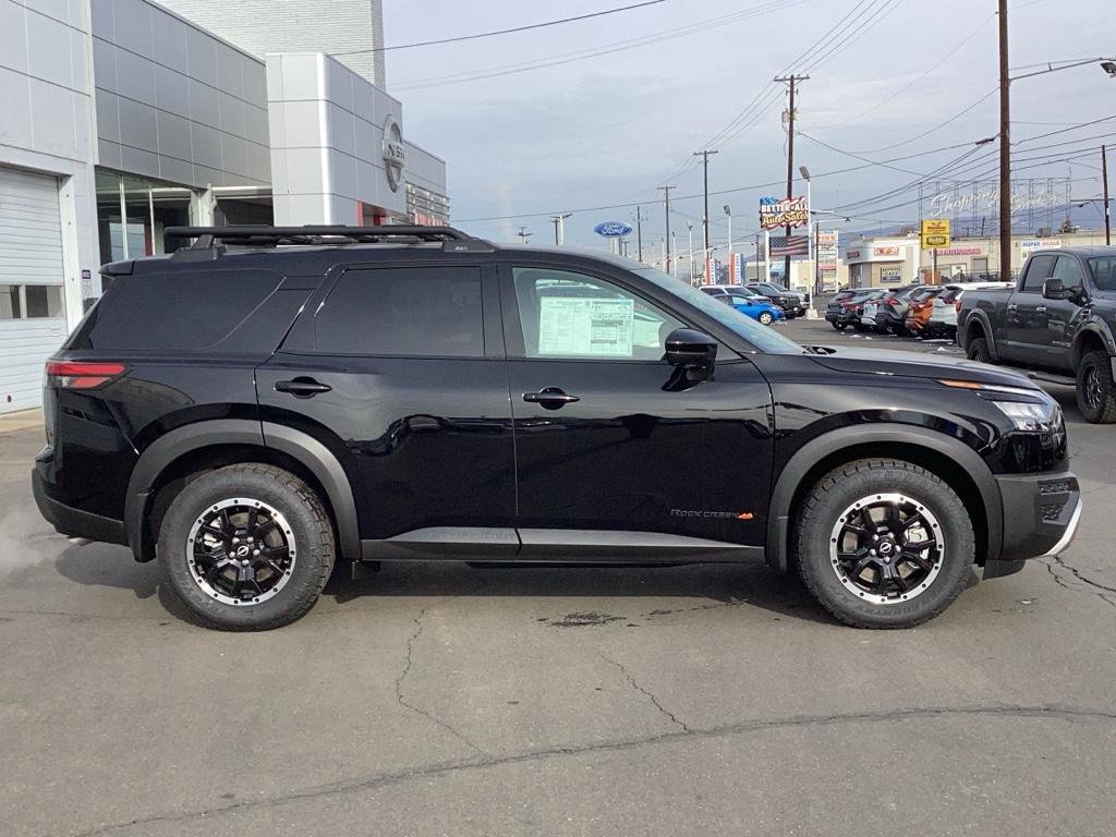 New 2025 Nissan Pathfinder Rock Creek image 2