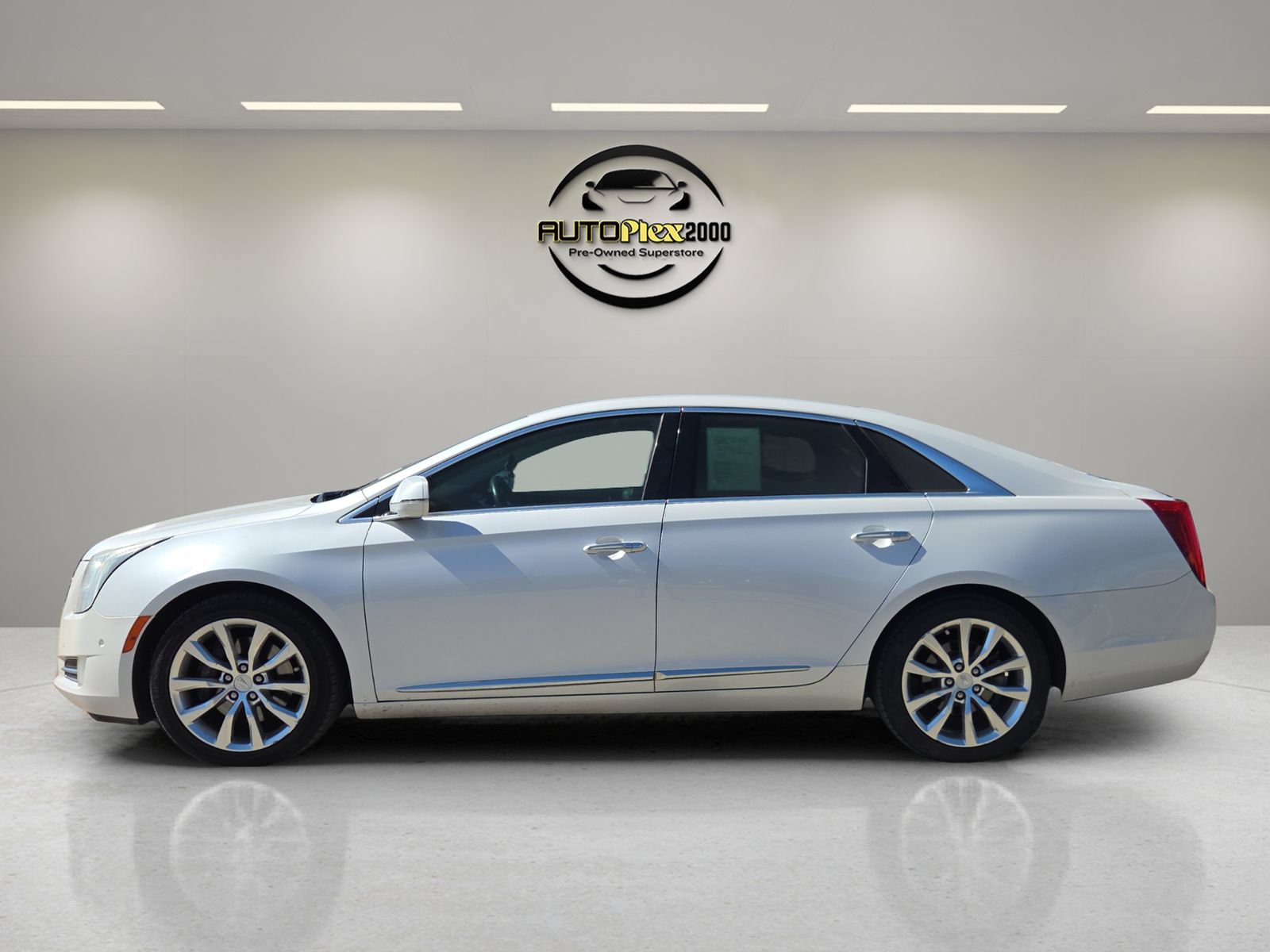 Used 2016 Cadillac XTS Luxury FWD image 4