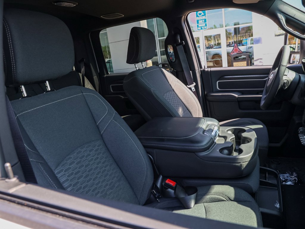 New 2026 RAM 3500 Big Horn AWD/4WD image 21