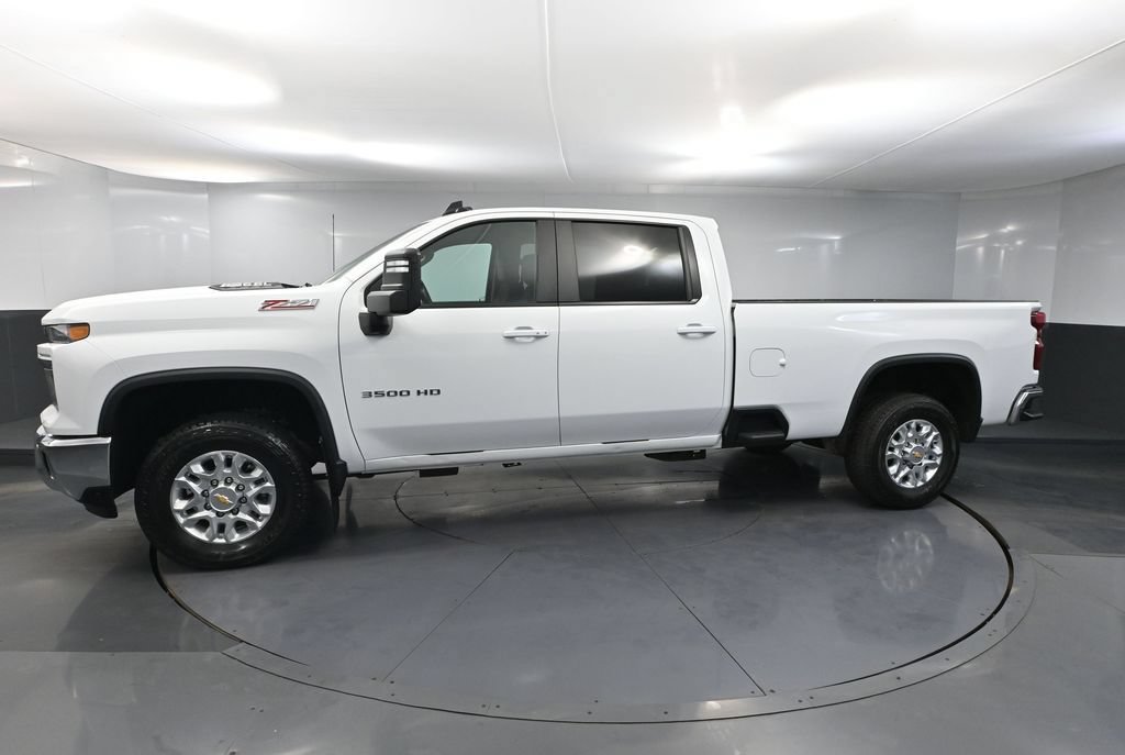 Used 2025 Chevrolet Silverado 3500 LT w/ Safety Package AWD/4WD image 11