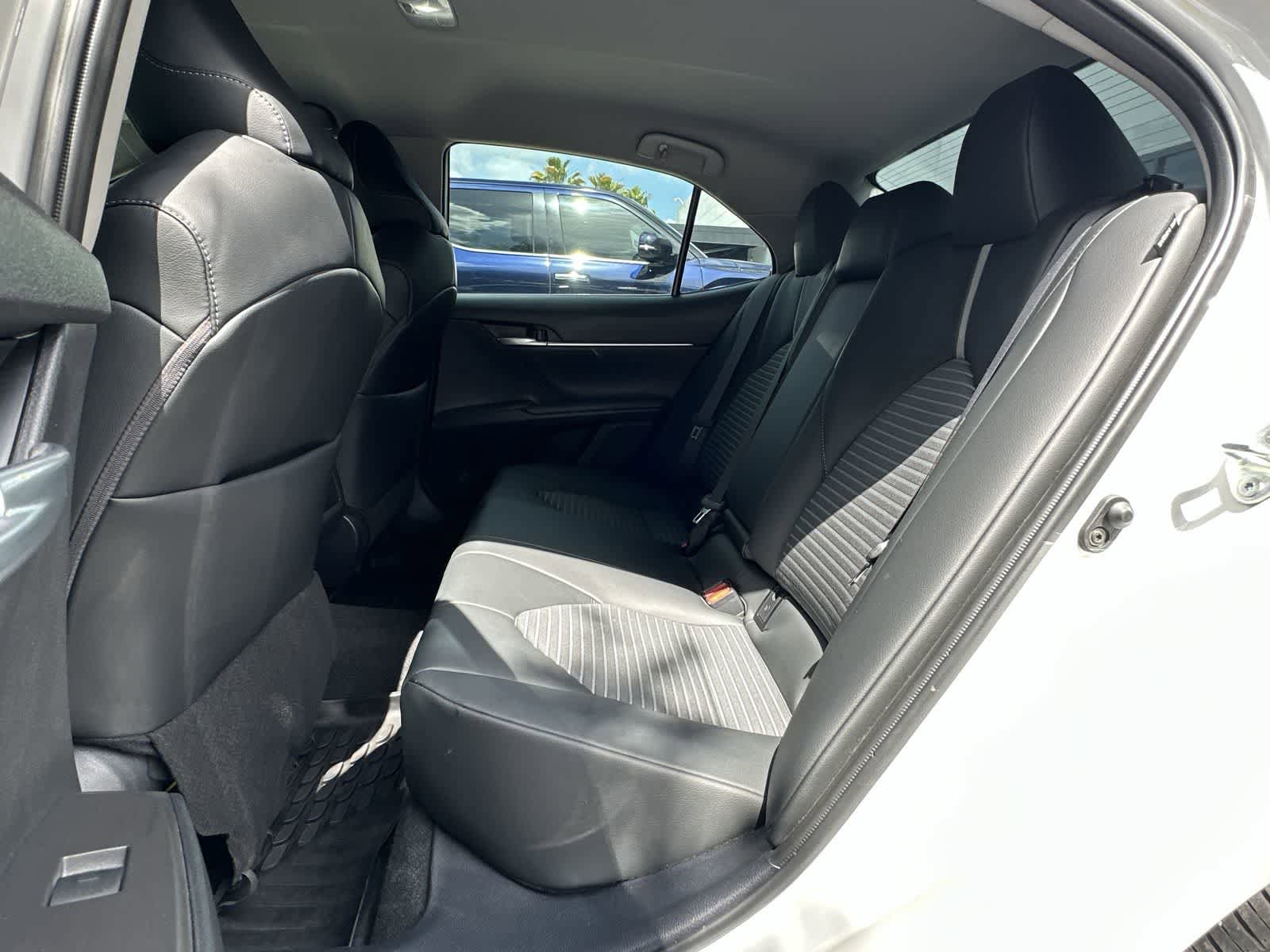 Used 2024 Toyota Camry SE FWD image 4