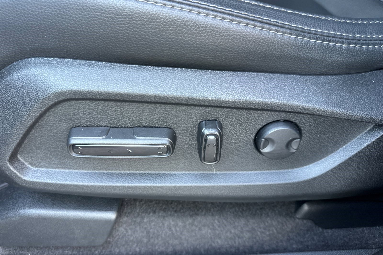 Used 2025 Honda Pilot EX-L image 14