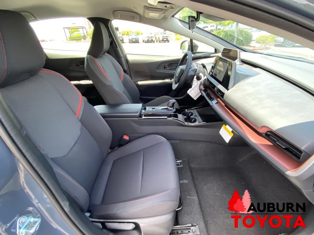 New 2026 Toyota Prius Plug-In Hybrid FWD image 10