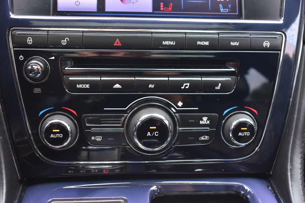 Used 2013 Jaguar XJ L Supercharged image 37