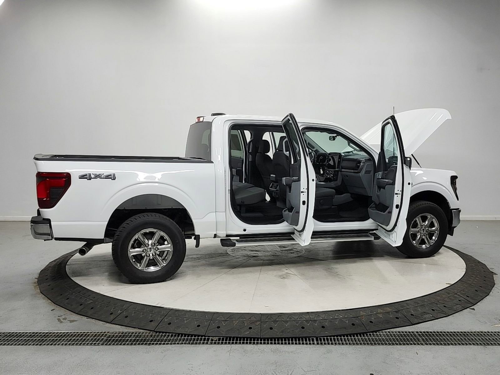 Used 2024 Ford F150 XLT w/ Mobile Office Package image 16
