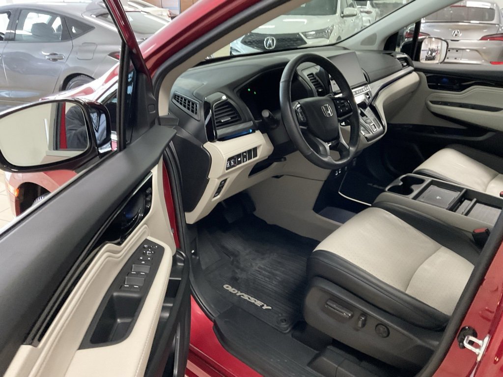 Used 2025 Honda Odyssey Elite image 9