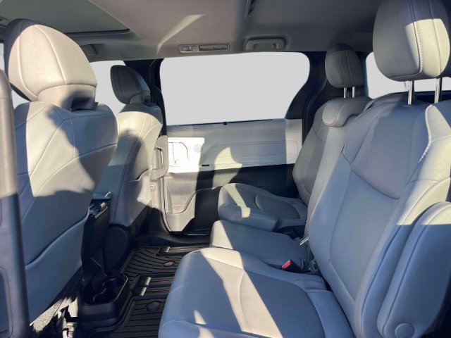 Certified 2025 Toyota Sienna XLE w/ XLE Plus Package FWD image 15