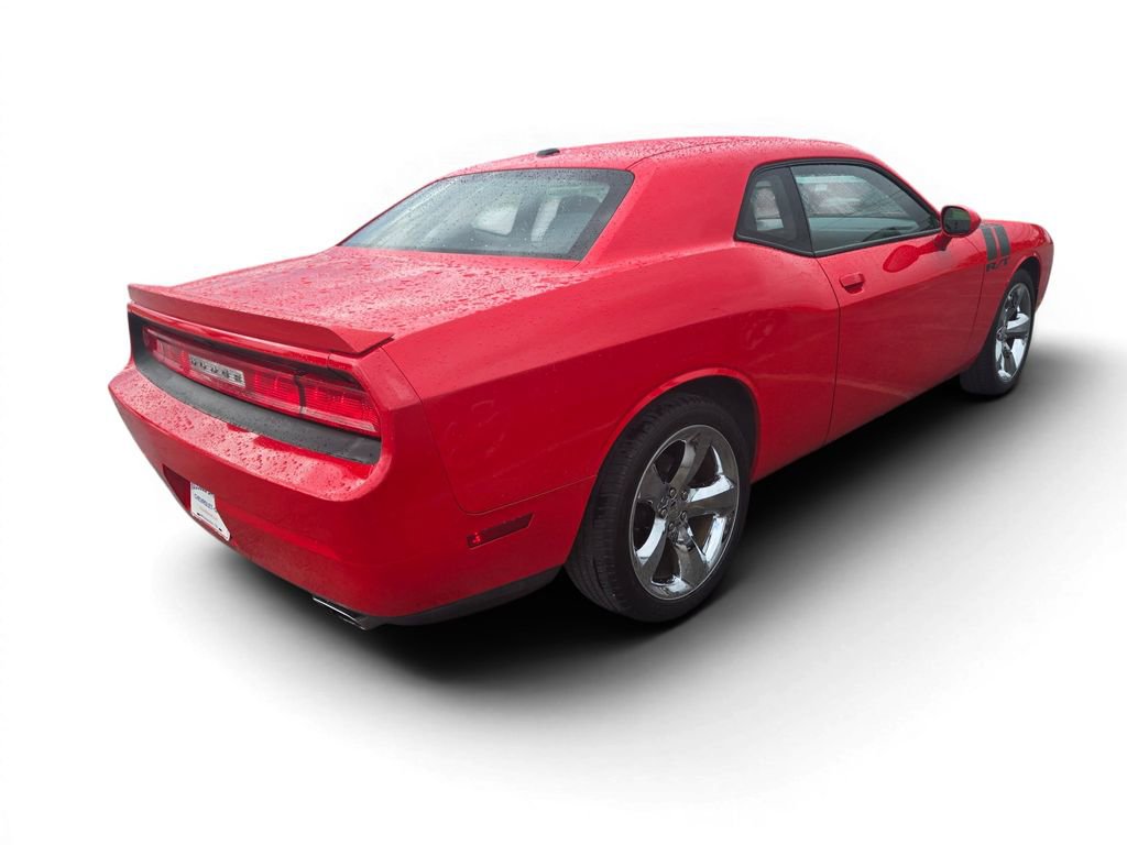 Used 2014 Dodge Challenger R/T RWD image 4