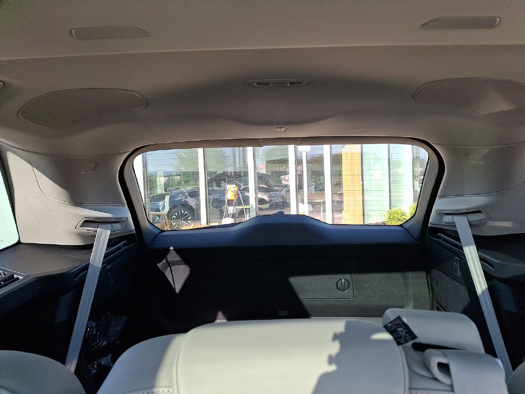 Certified 2025 Volvo XC90 T8 Ultra w/ Protection Package Premier AWD/4WD image 13